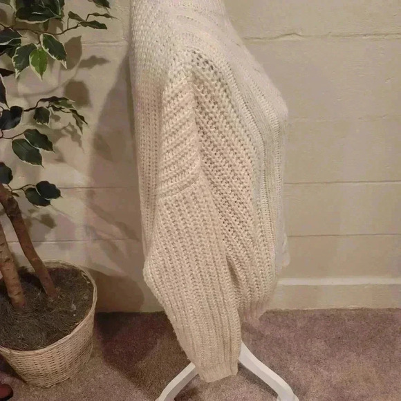 Forever 21 Cream Cable Knit Sweater Oversized Size Large. - Picture 4 of 7